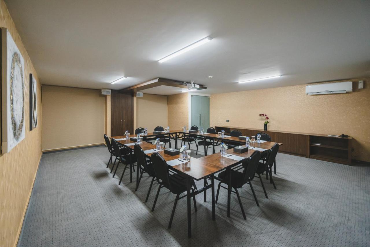Louis V Hotel Beirut Ngoại thất bức ảnh